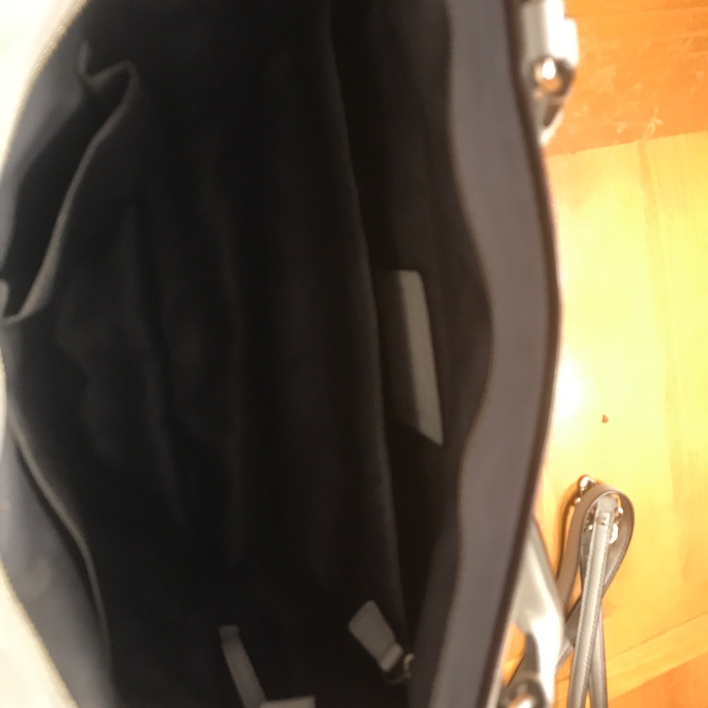 Coach HandBag - Picture 3 of 4